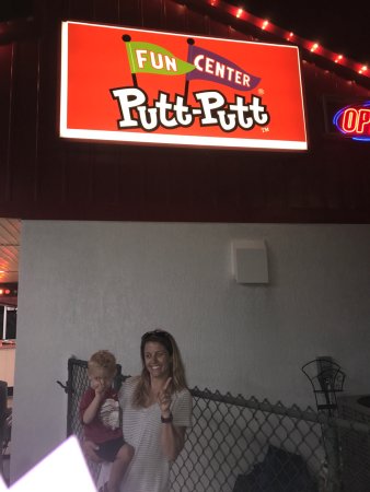 Fun Center Putt-Putt