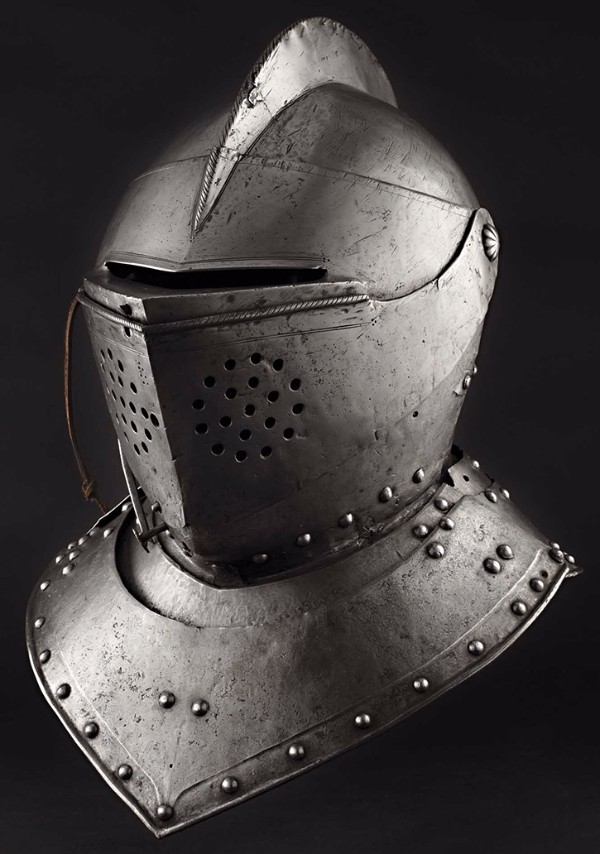 Armour Antiques and military collectibles