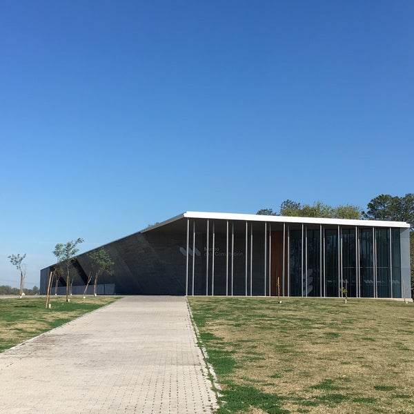 Parque Biblioteca de la Constitucion Nacional