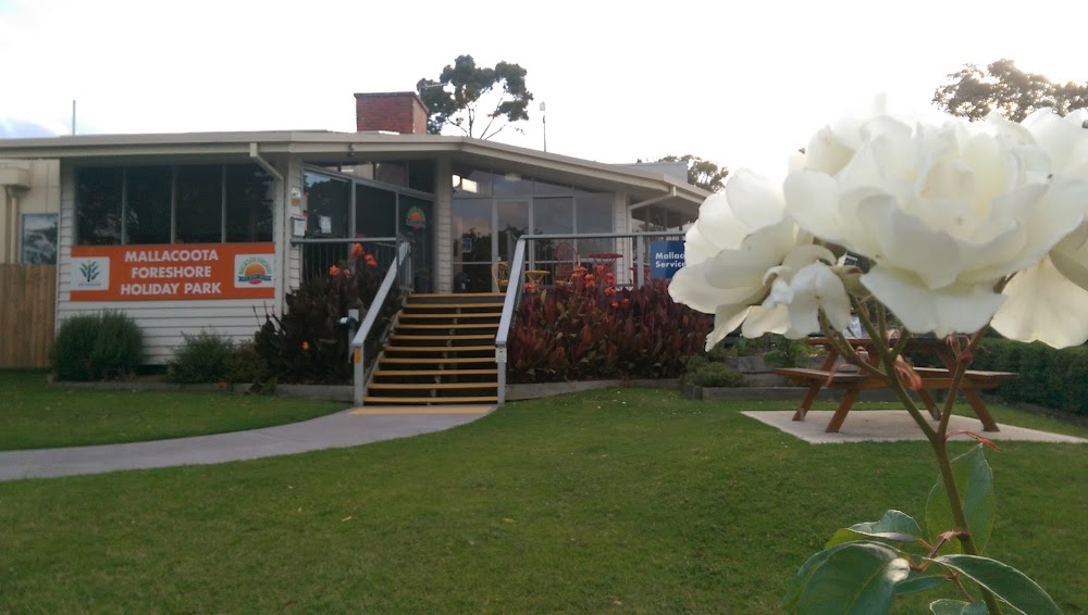Mallacoota Wilderness Houseboats