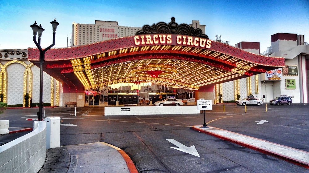Circus Resort