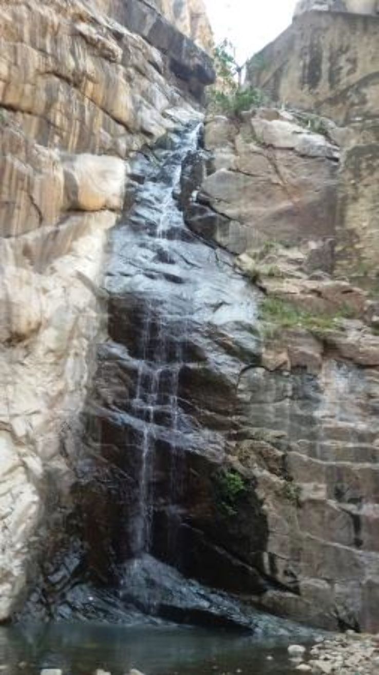 Saurkha falls