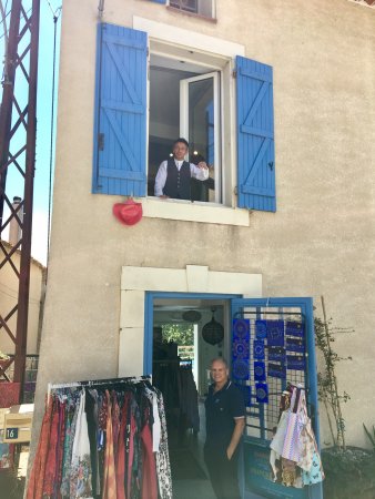 SHOW ROOM 16 Paraza