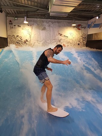 Wave Surf Café