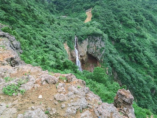 Kaerazunotaki Fall