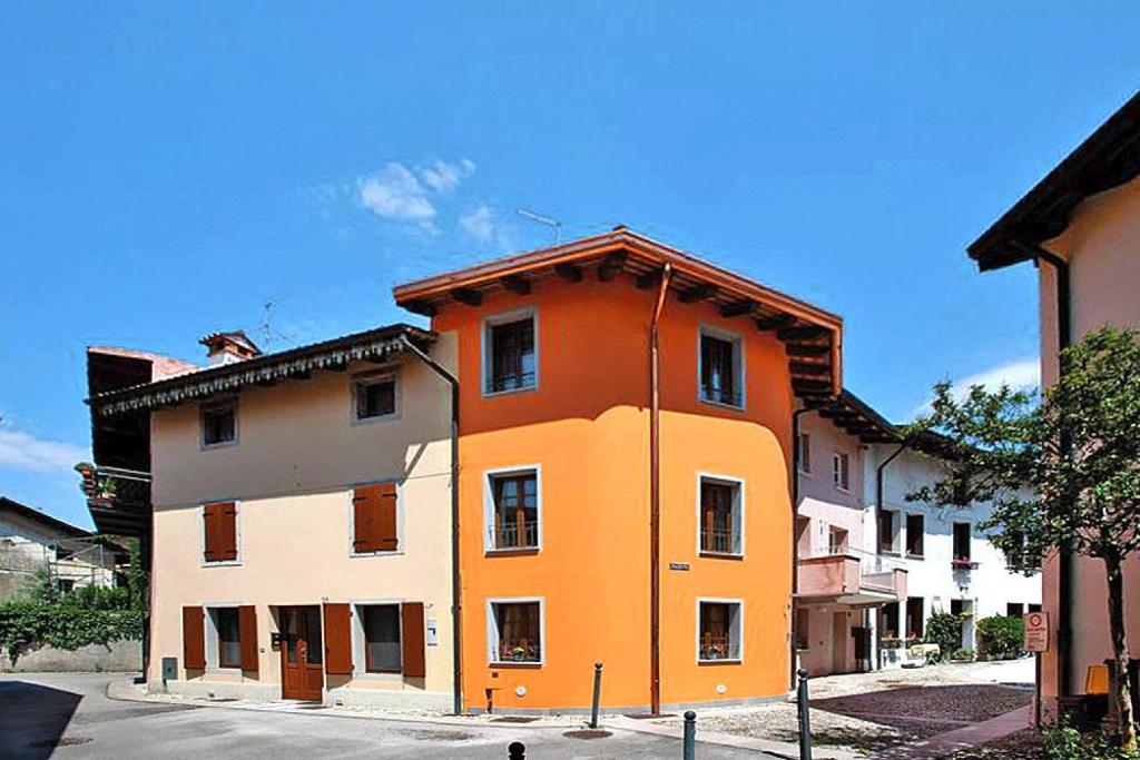 Palazzo Tacco, De Blunfeld, Visca, Aita