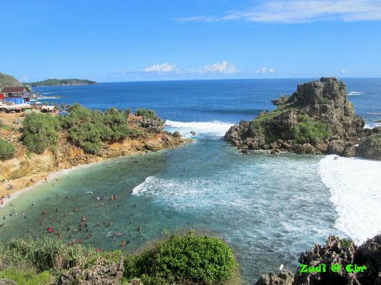 Nglambor Beach