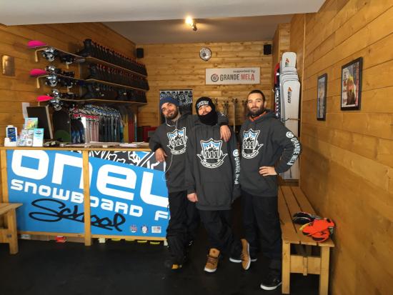 Oneleven Snowboard & Freeski School