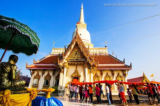Wat Khao Suwan Pradit