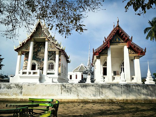 Wat Uposatharam (Wat Bot Manorom)