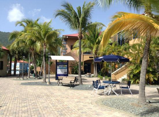 The Shops at Yacht Haven Grande