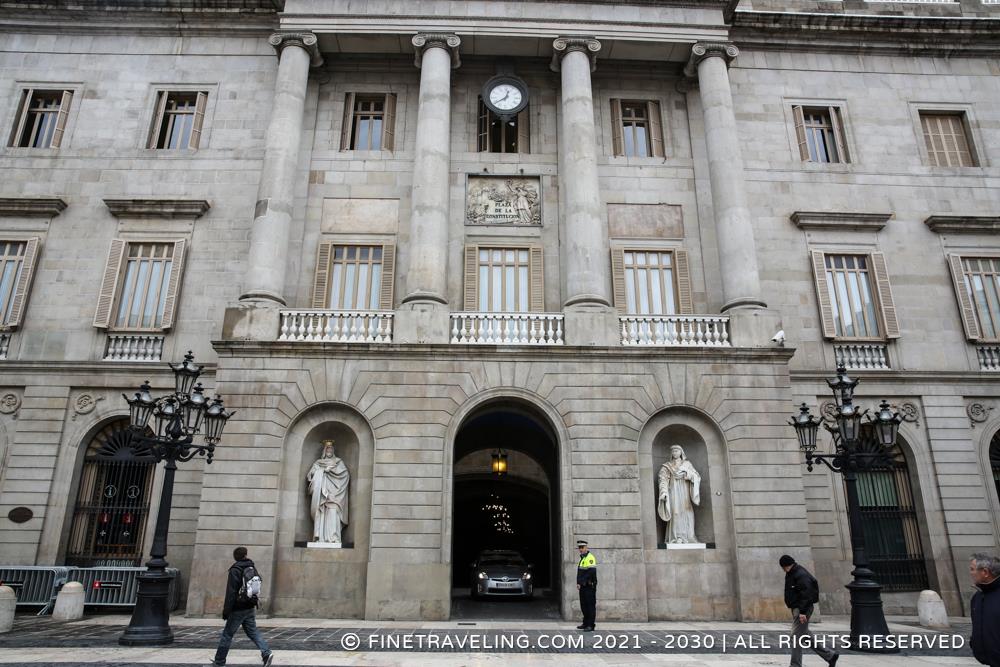 City Hall (Casa de la Ciutat / Ayuntamiento)
