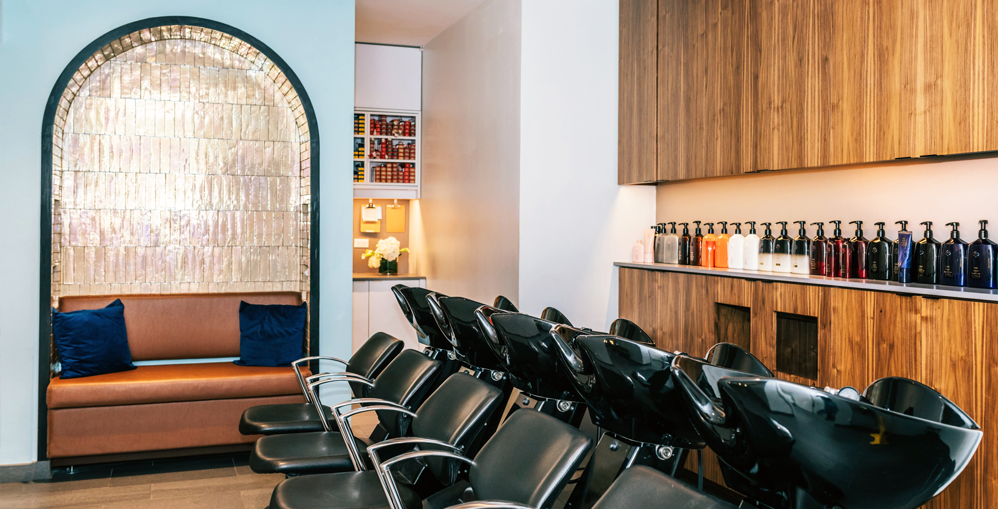 Yessensis, The Salon
