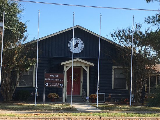 Hoo - Hoo Museum