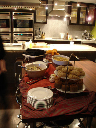 700 Kitchen Cooking School