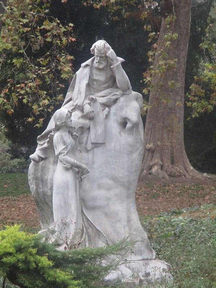 Monument a Ambroise Thomas