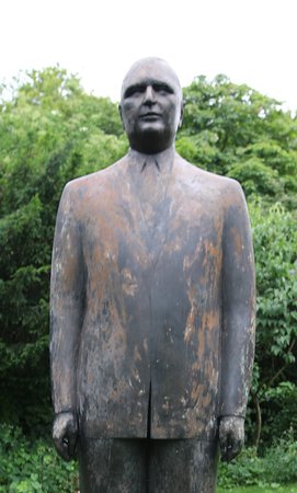 Statue de Georges Pompidou