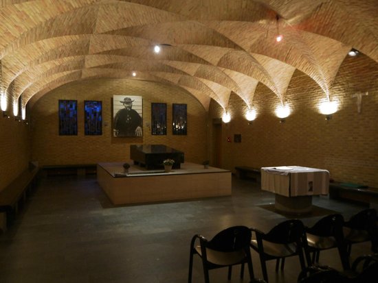 Father Damien's Crypt