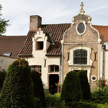 De Vos Almshouse (Godshuis de Vos)