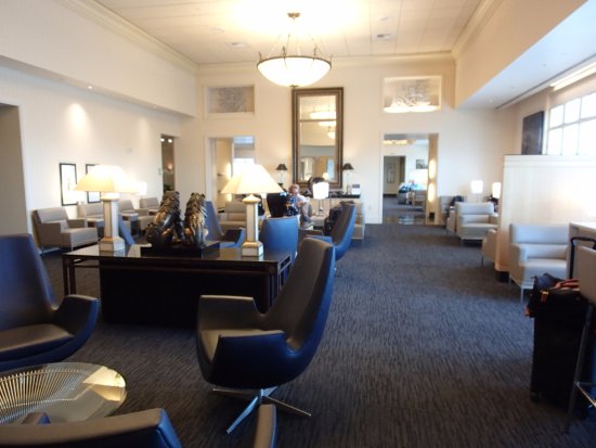 United Club - Global First Lounge