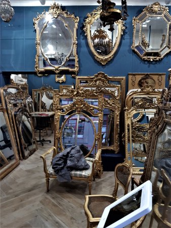 La Galerie Des Glaces