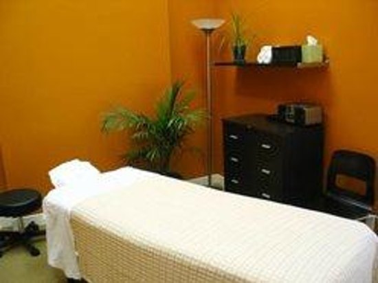 Cloverleaf Therapeutic Massage