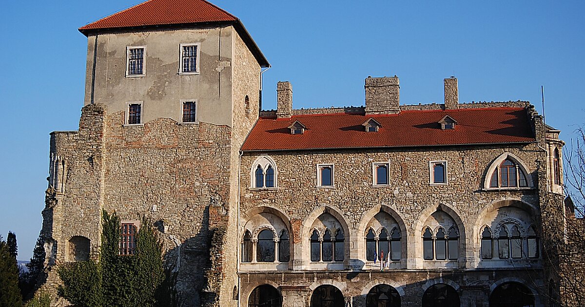 Tata Castle