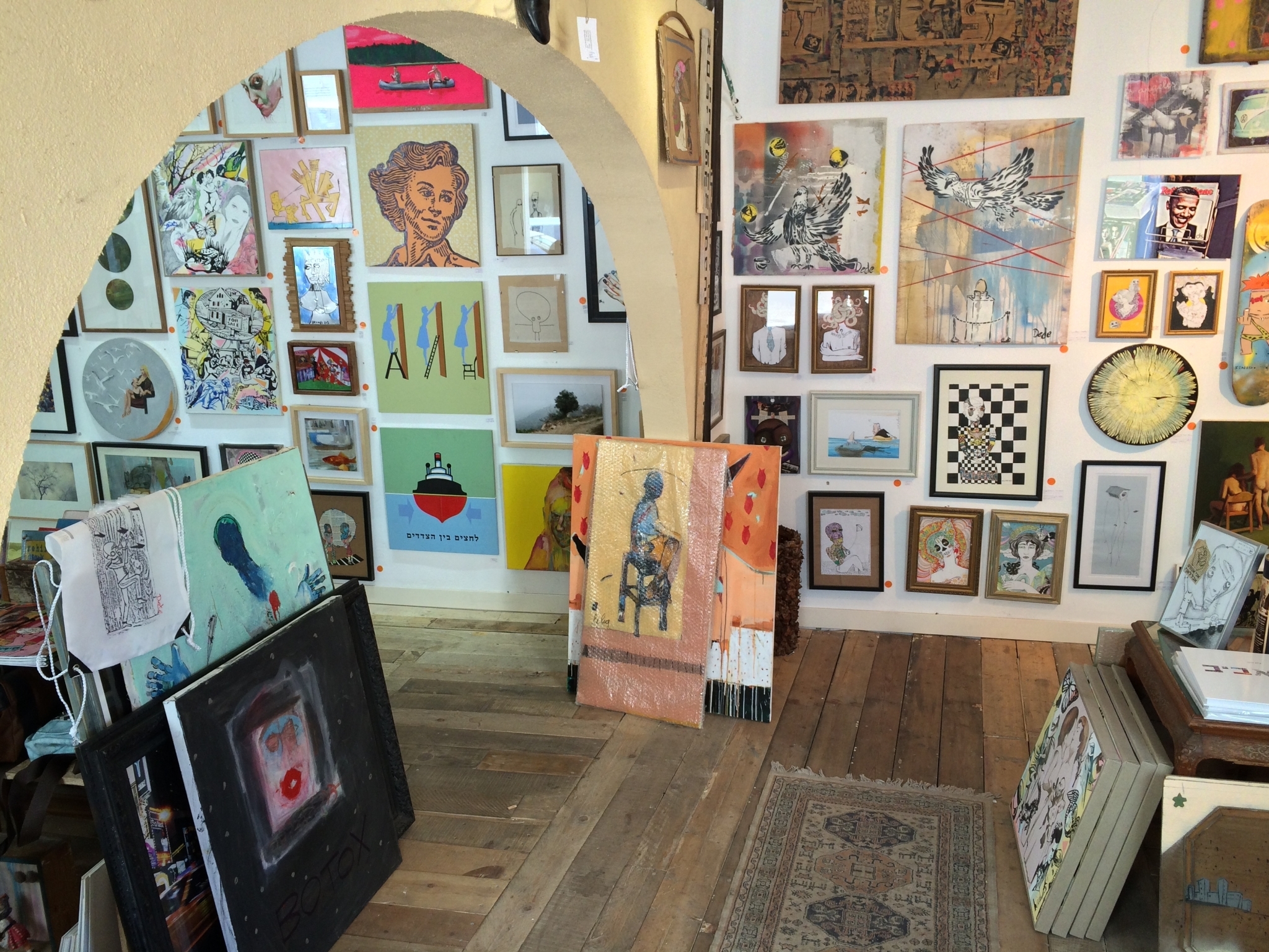 Under 1000 Art Gallery