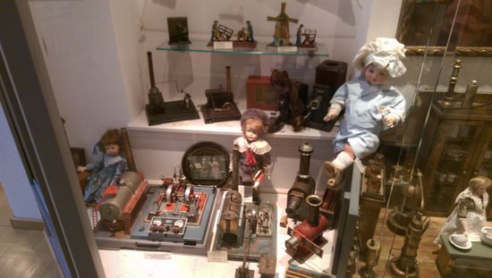 Spielzeug und Ikonen Museum