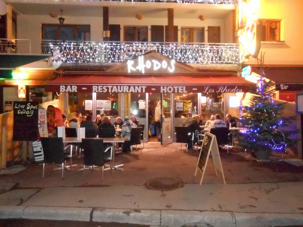 Les Rhodos Bar