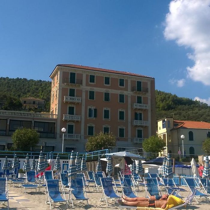 Real Collegio Beach
