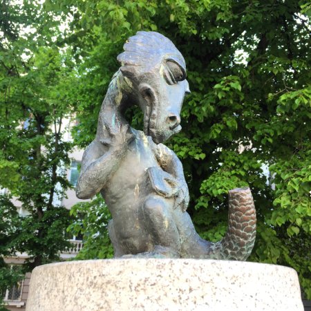 Monument to The Tail