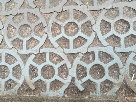 Pig-Iron Pavement