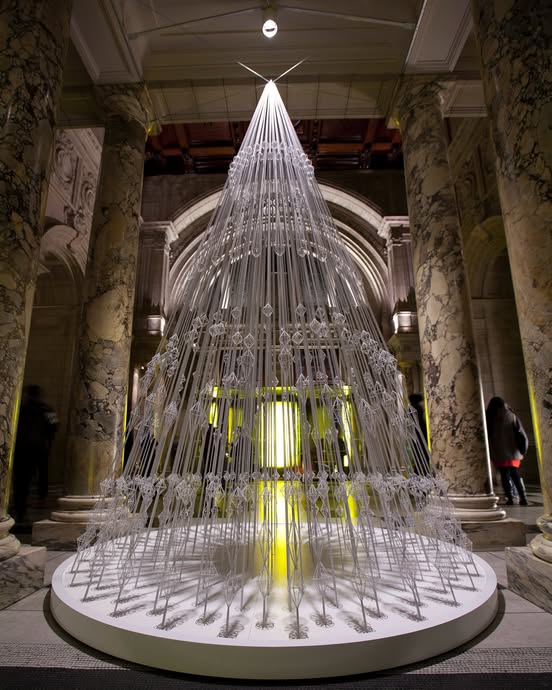 V&A  - Victoria and Albert Museum