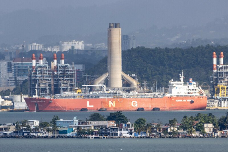 RSLNG ship_Puerto Rico_5_Patrick Sullivan_FPWC-scr
