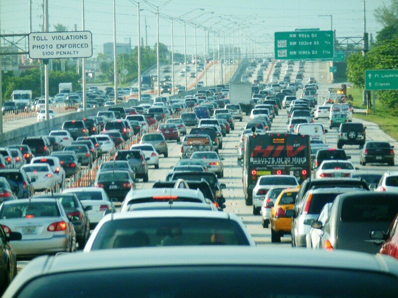 RSMiami_traffic_congestion,_I-95_North_rush_hour_Public_domain_FPWC_scr
