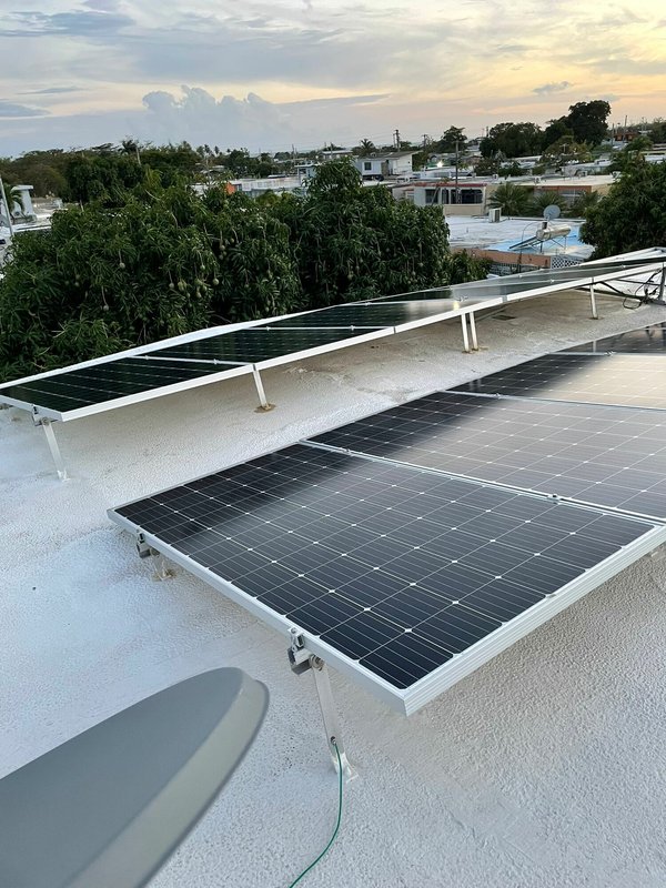 RSPuerto-Rico-solar-Panels-Jose-Rivera-lpr