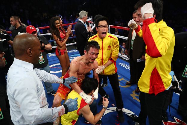 Srisaket Sor Rungvisai adquirió dimensión de héroe tras la victoria sobre Román "Chocolatito" González. Foto: Agencias
