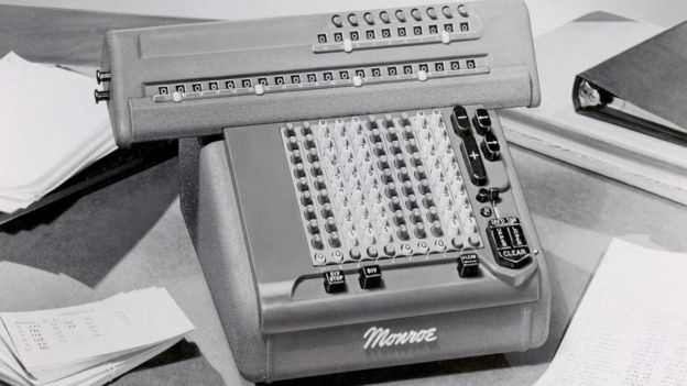 Algunas empresas financieras se aferraron por mucho tiempo a las calculadoras Monroe por una simple resistencia al cambio. ALAMY