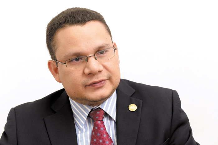 Ricardo de León Borge, máster en Relaciones Internacionales y catedrático.