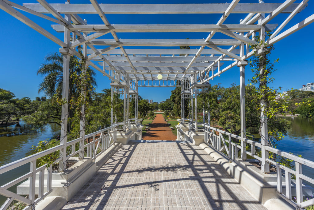 Los Bosques de Palermo, en el barrio homónimo, son un lugar tranquilo para caminar y hacer picnic. LA PRENSA / Thinkstock
