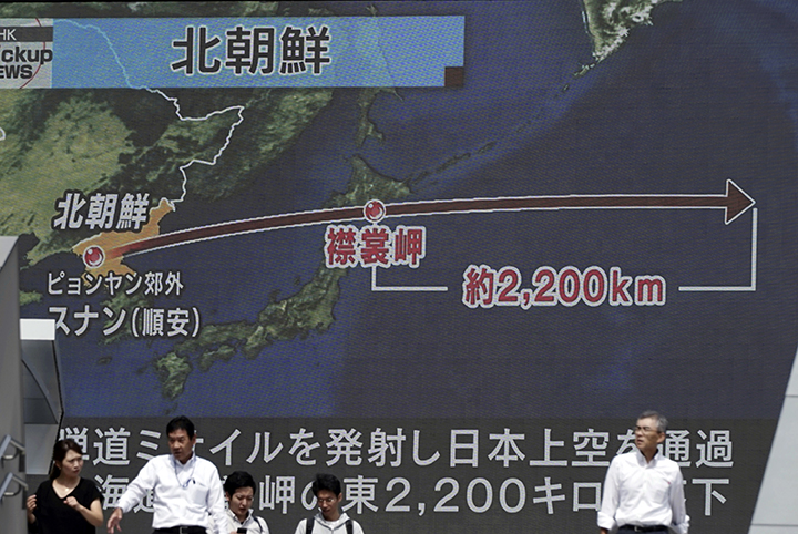 Kim Jong-un ha desafiado la comunidad internacional lanzando un misil que sobrevoló Japón y cayó en sus aguas. LA PRENSA / Agencias.