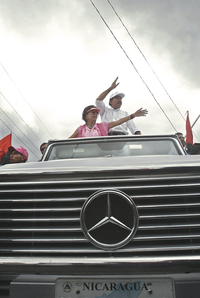 Después que Daniel Ortega regresó al poder en 2007, Murillo fungió como vicepresidenta y coordinadora del Consejo de Comunicación y Ciudadanía. Desde ese momento se vio cómo cobraba fuerza y poder para, diez años después, convertirse en vicepresidenta del país al lado de su esposo. LA PRENSA/ ARCHIVO