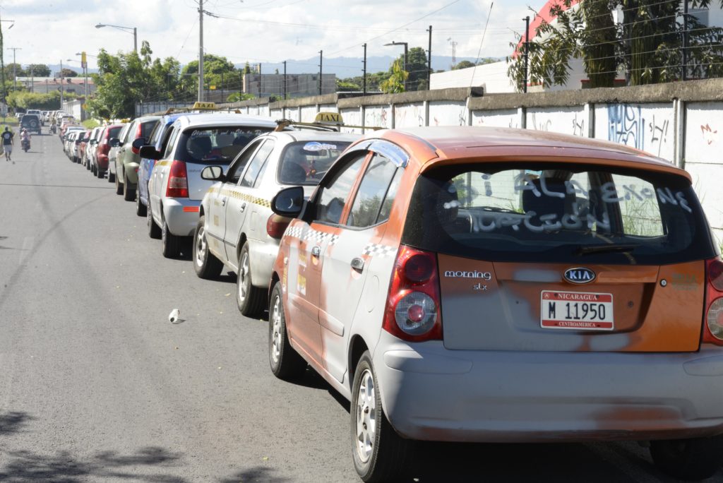 Taxistas en Managua