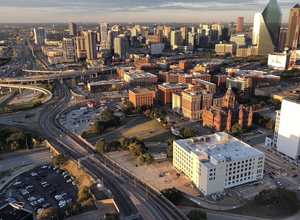 Vista aérea de Dealey Plaza, en Dallas. LA PRENSA / Fabrice Le Lous