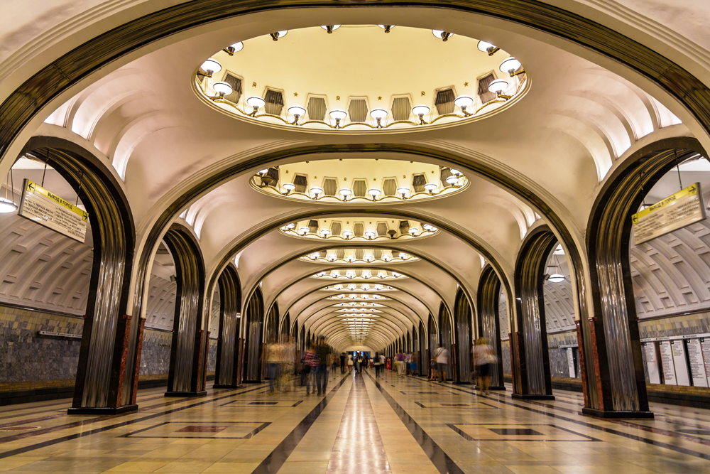 La estación de metro Mayakovskaya, en Moscú. El sistema de trenes subterráneos de esta ciudad es uno de los más lujosos del mundo. LA PRENSA / Thinkstock.
