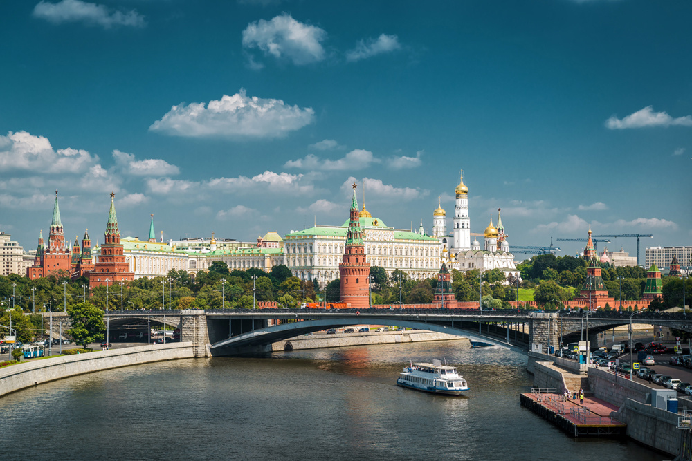 El blanco Palacio del Kremlin es la casa de Vladimir Putin, el presidente de la Federación Rusa. Junto al Kremlin pasa el río Moscova. LA PRENSA / Thinkstock.