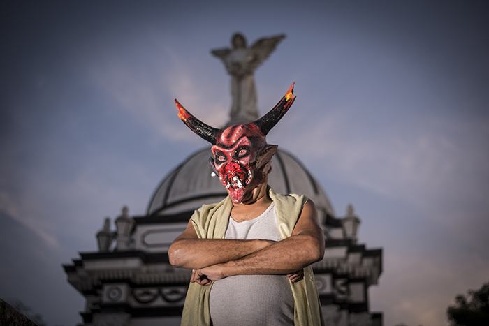 Antes de la colonización española no se conocía la imagen del diablo tal como se representa ahora. Por ello, explica León que las máscaras de los diablitos son de ese tiempo y están influenciadas por la imagen que se usaba para representarlos en Europa.