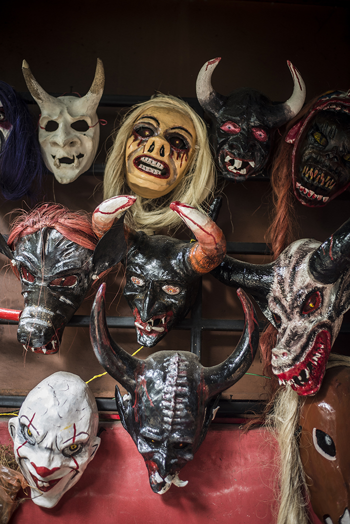 En las celebraciones de los agüizotes se han modificado los tipos de máscaras tradicionales que se utilizaban y se han incluido máscaras de películas como It, otros tipos de demonios, personajes mexicanos. Quienes se dedican a la elaboración de máscaras en Monimbó consideran que esto es una pérdida de las costumbres y tradiciones.