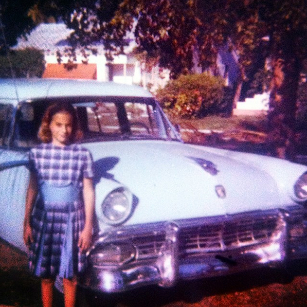 Su color favorito es el celeste, dijo al publicar esta foto, y la razón es el primer carro de la familia en Miami. LA PRENSA / Instagram de Ros-Lehtinen